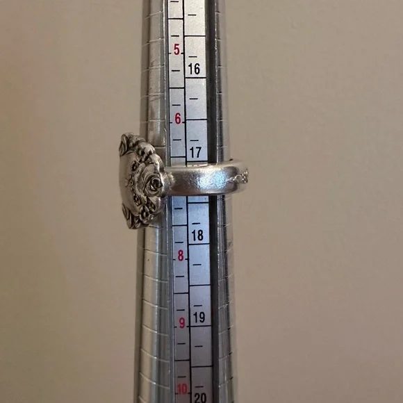 Rose Spoon Ring - Picture 14 of 15